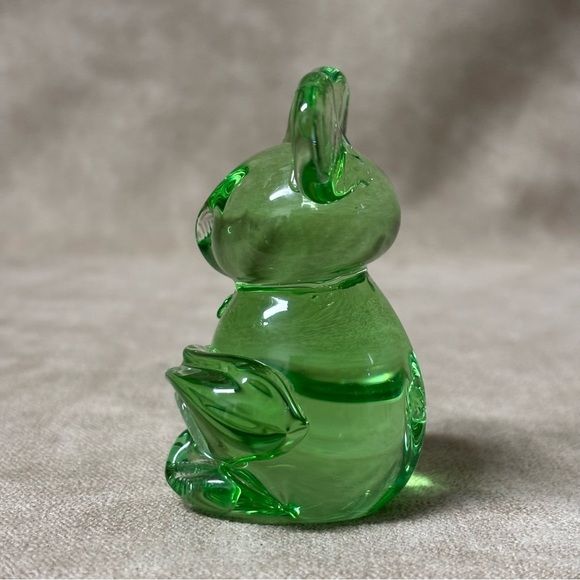 Vintage Art Glass Mouse Figurine Paperweight Neon Green - Picture 2 of 6